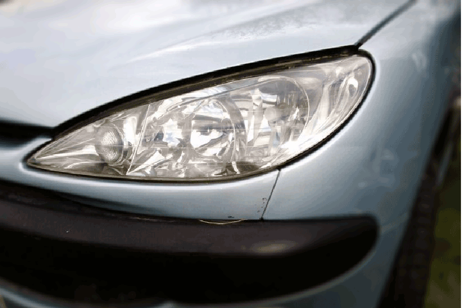 Remplacer le phare de Peugeot 206